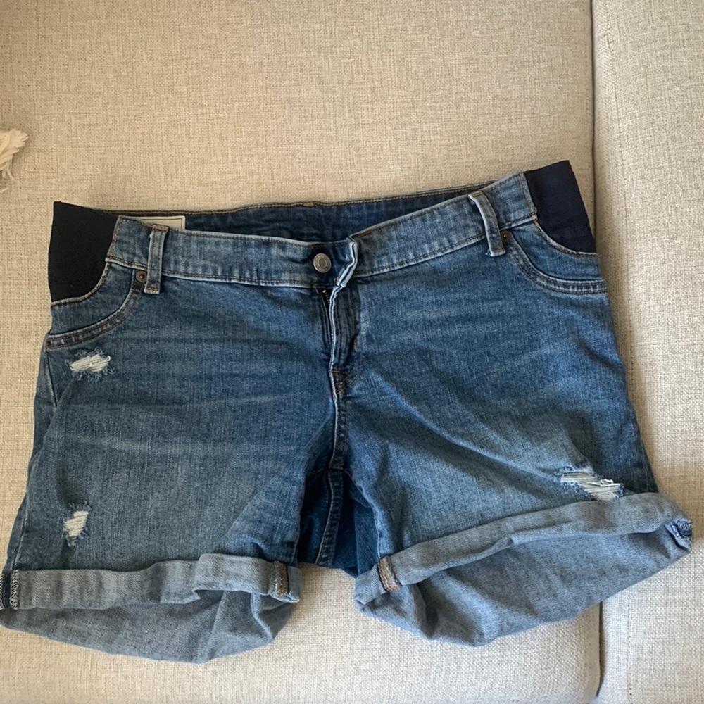 VGUC Gap denim maternity shorts size 12